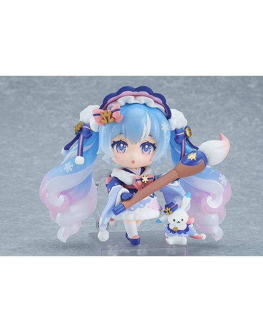 Vocaloid Charachters Figures: Snow Miku: Serene Winter Ver. (Nendoroid)